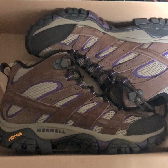 Merrell Hiking Boots, Moab 2 Mid Vent. Color Bracken/Purple - Picture 1 of 4